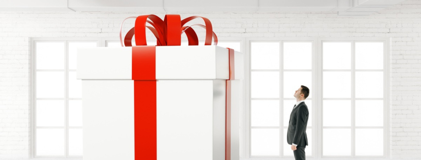 Schenking aandelen bijna vrijgestelde schenking of loon uit dienstbetrekking